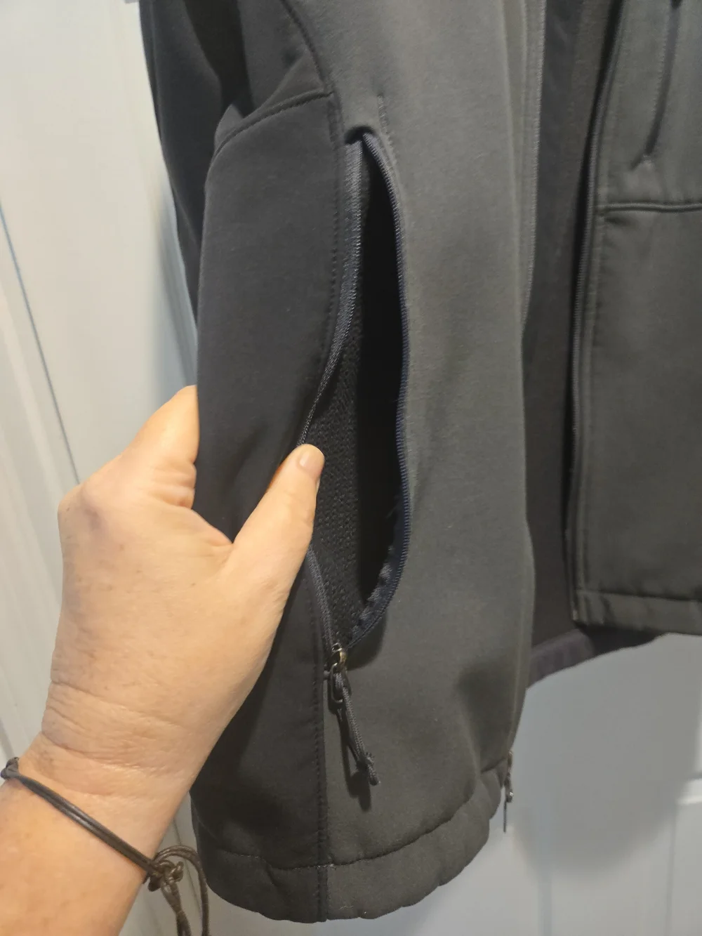 The North Face Men's Two-Tone Gray & Black Softshell Jacket